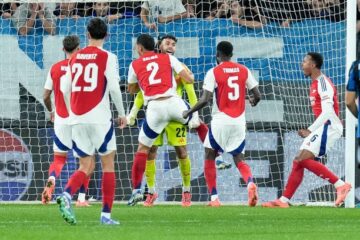 sbobet chau a Arsenal may mắn thoát thua trận mở màn Champions League